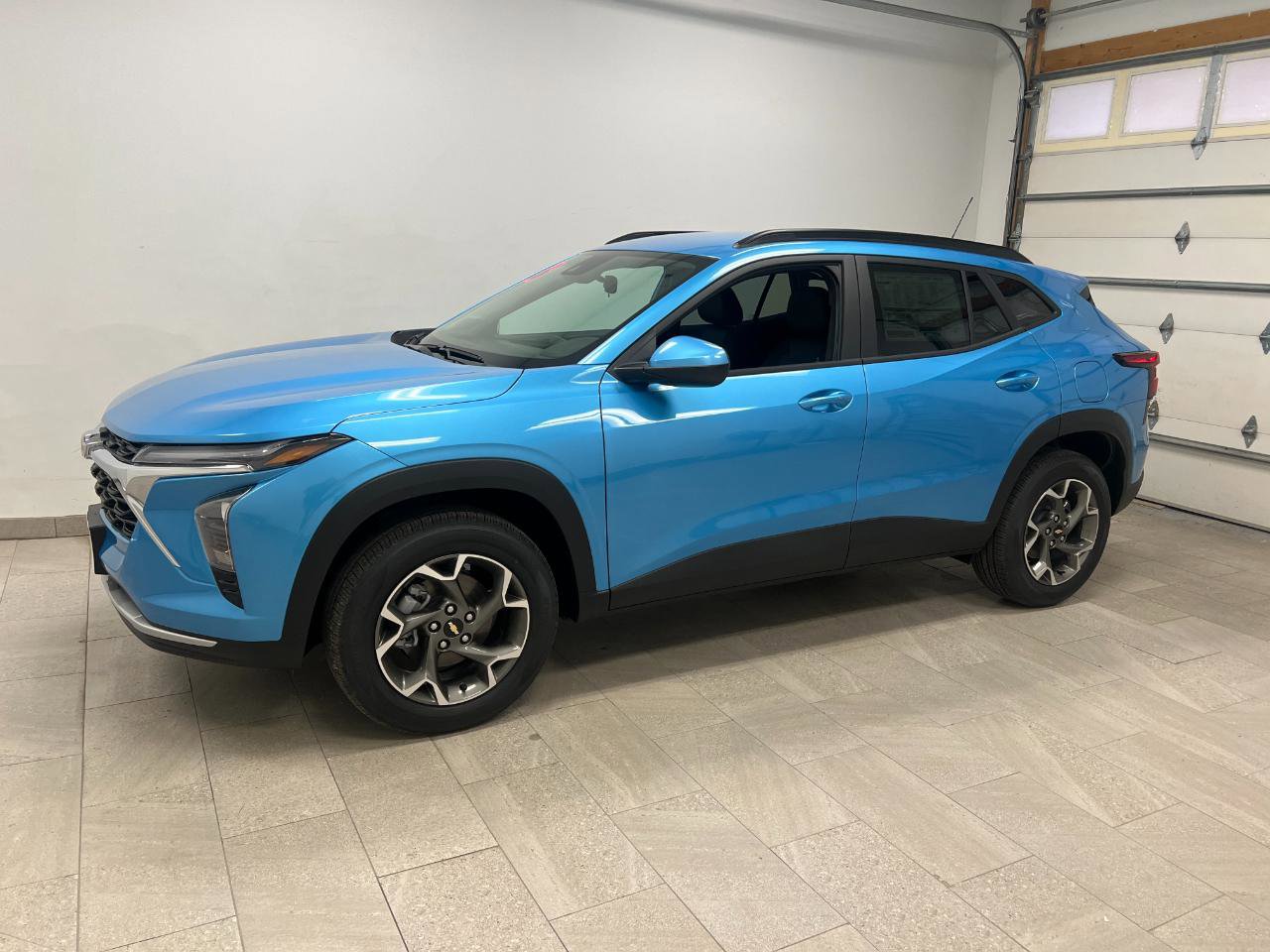New 2026 Chevrolet Trax LT FWD image 2