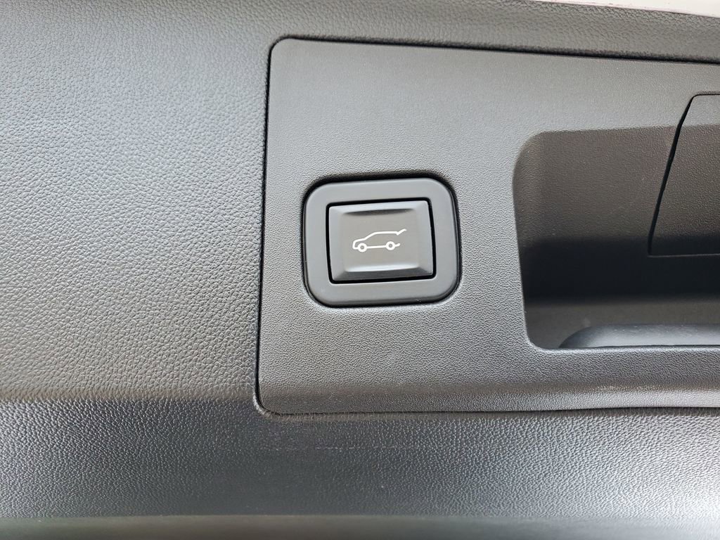 Used 2019 Cadillac XT5 Luxury w/ LPO, Black Ice Package image 38