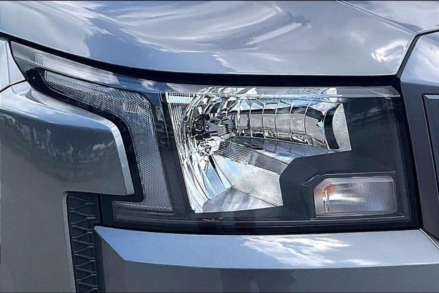 Used 2025 Nissan Frontier SV RWD image 27