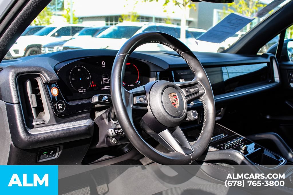 Used 2024 Porsche Cayenne AWD/4WD image 29