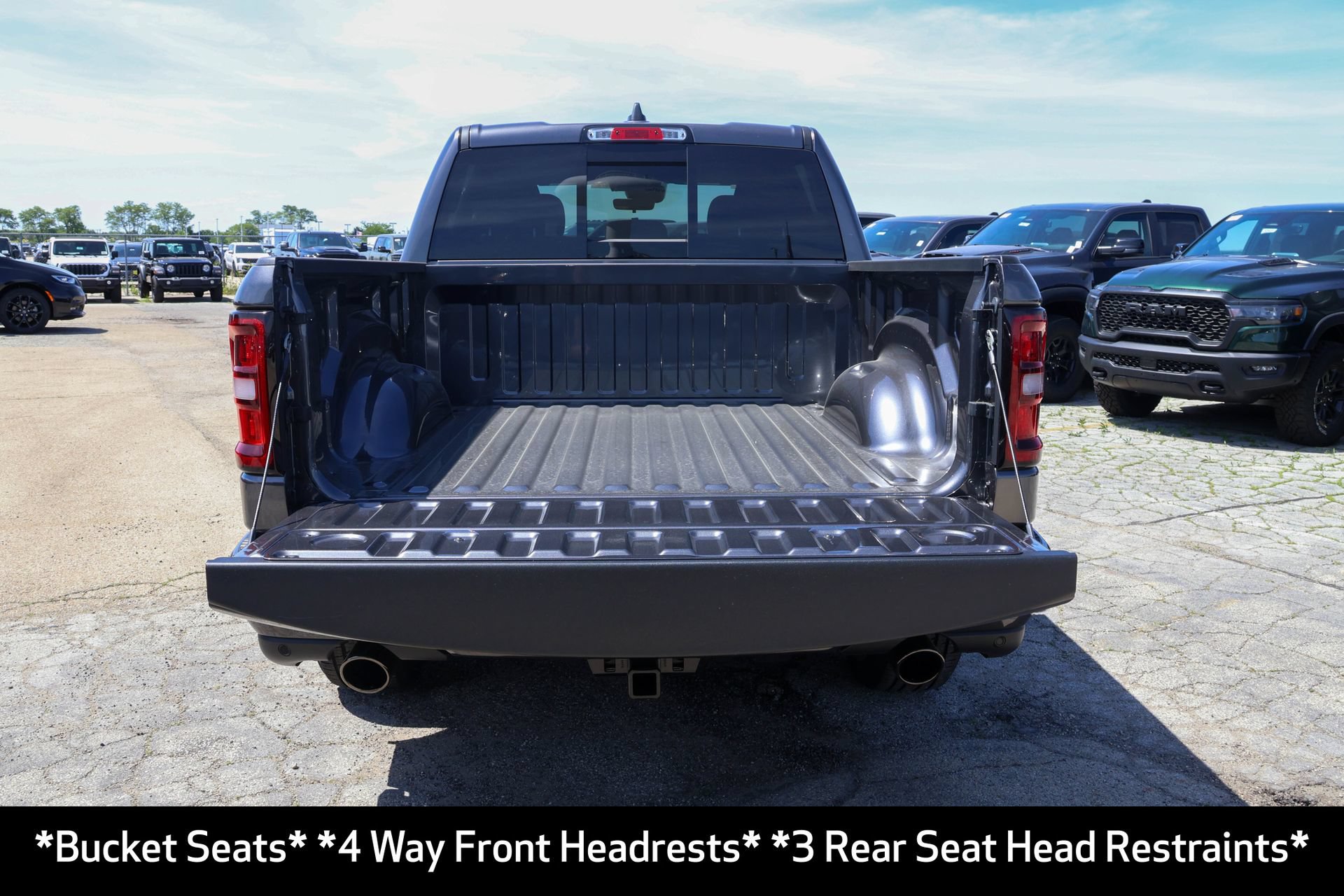 New 2026 RAM 1500 Express AWD/4WD image 16