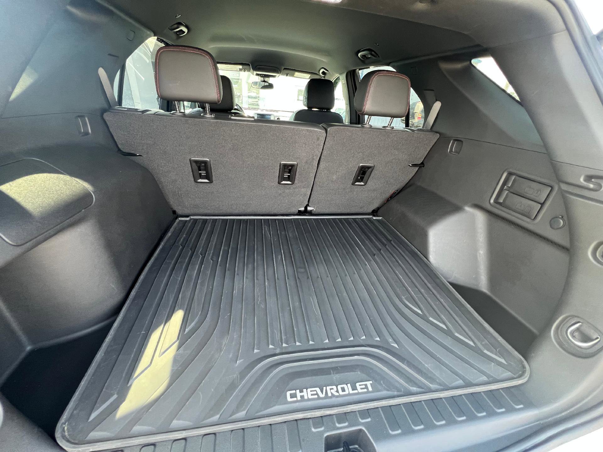 Used 2022 Chevrolet Equinox RS image 11