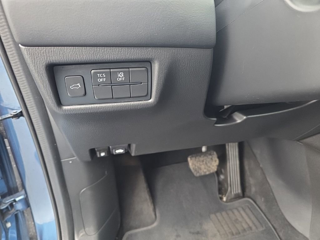 Used 2020 MAZDA CX-5 Touring image 18