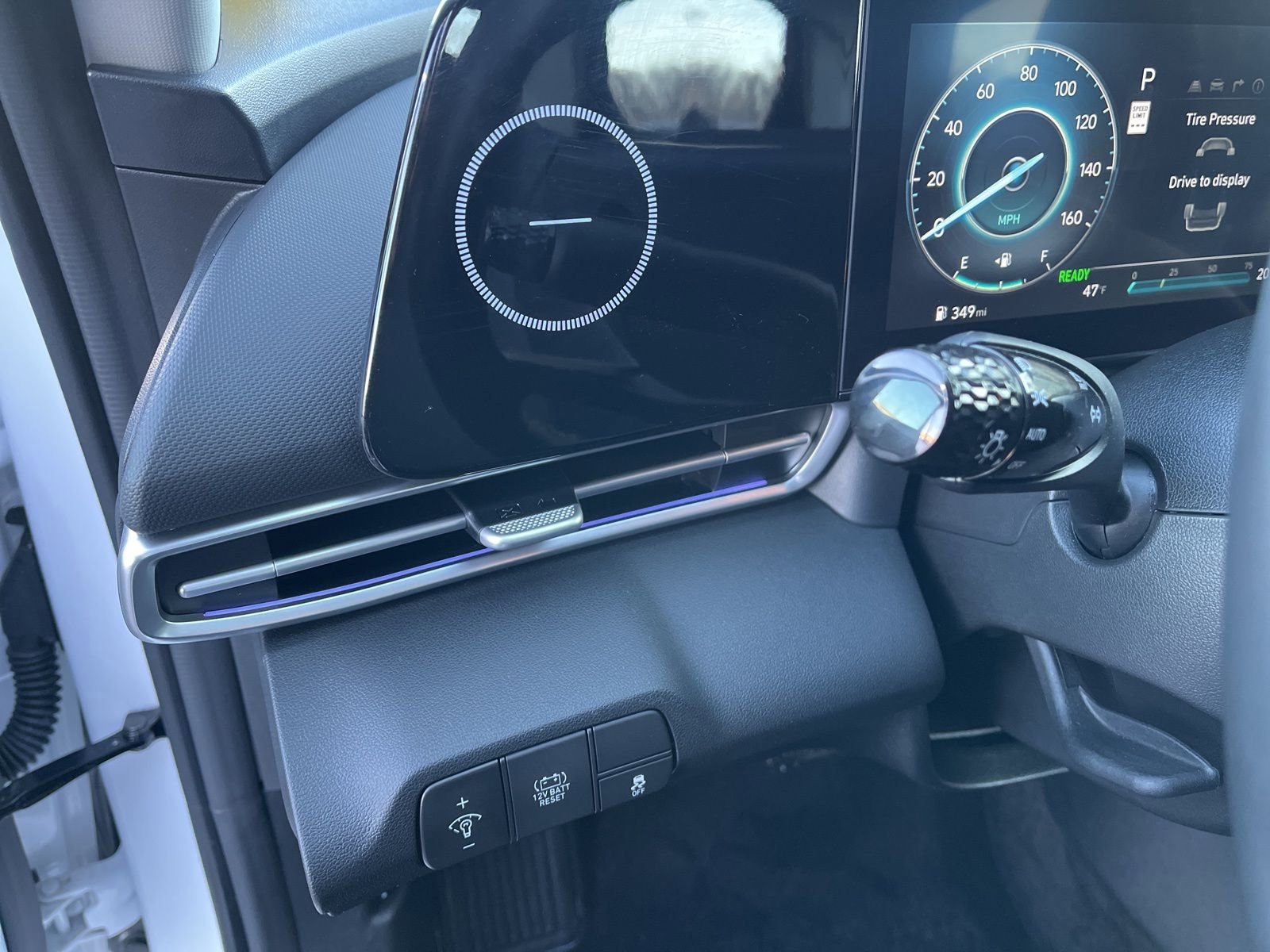 Certified 2025 Hyundai Elantra Limited image 28