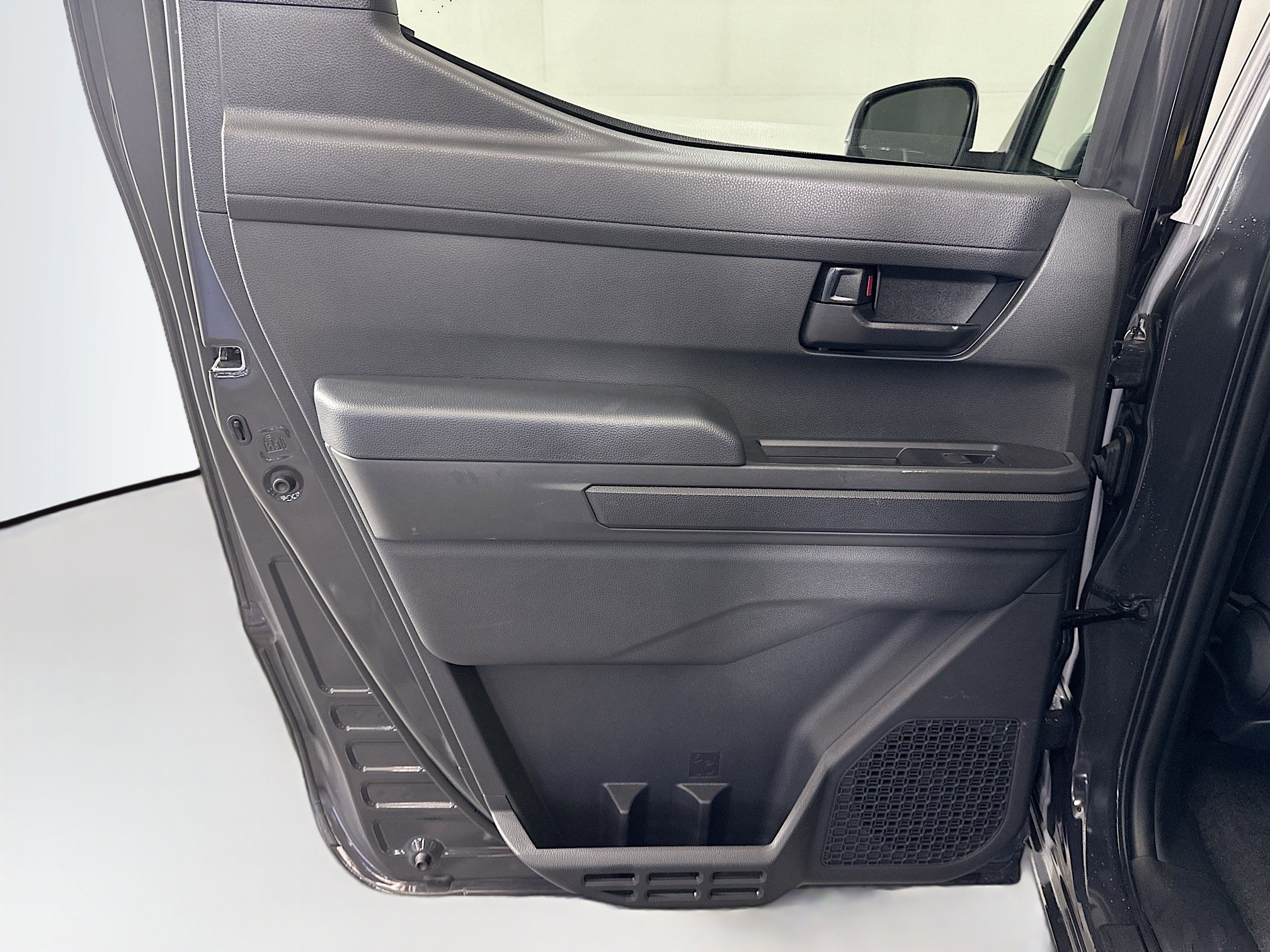 Used 2025 Toyota Tacoma SR5 image 27