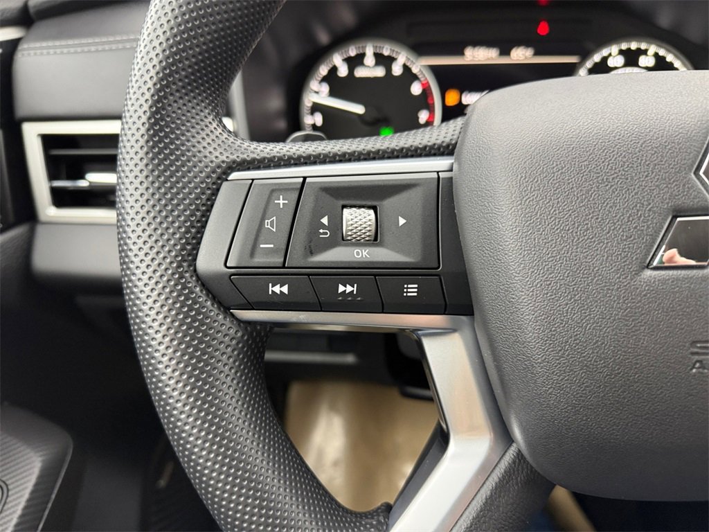 New 2026 Mitsubishi Outlander ES image 33