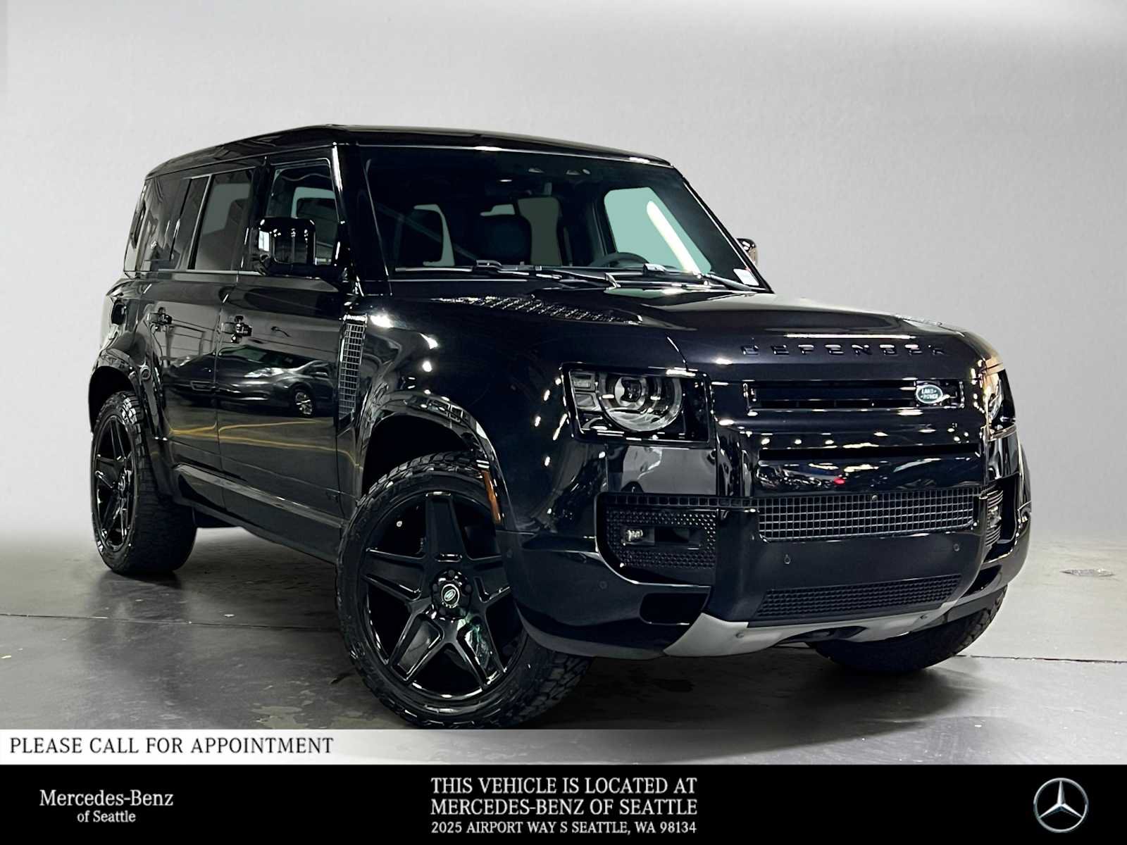 Used 2024 Land Rover Defender 110 V8 AWD/4WD image 1