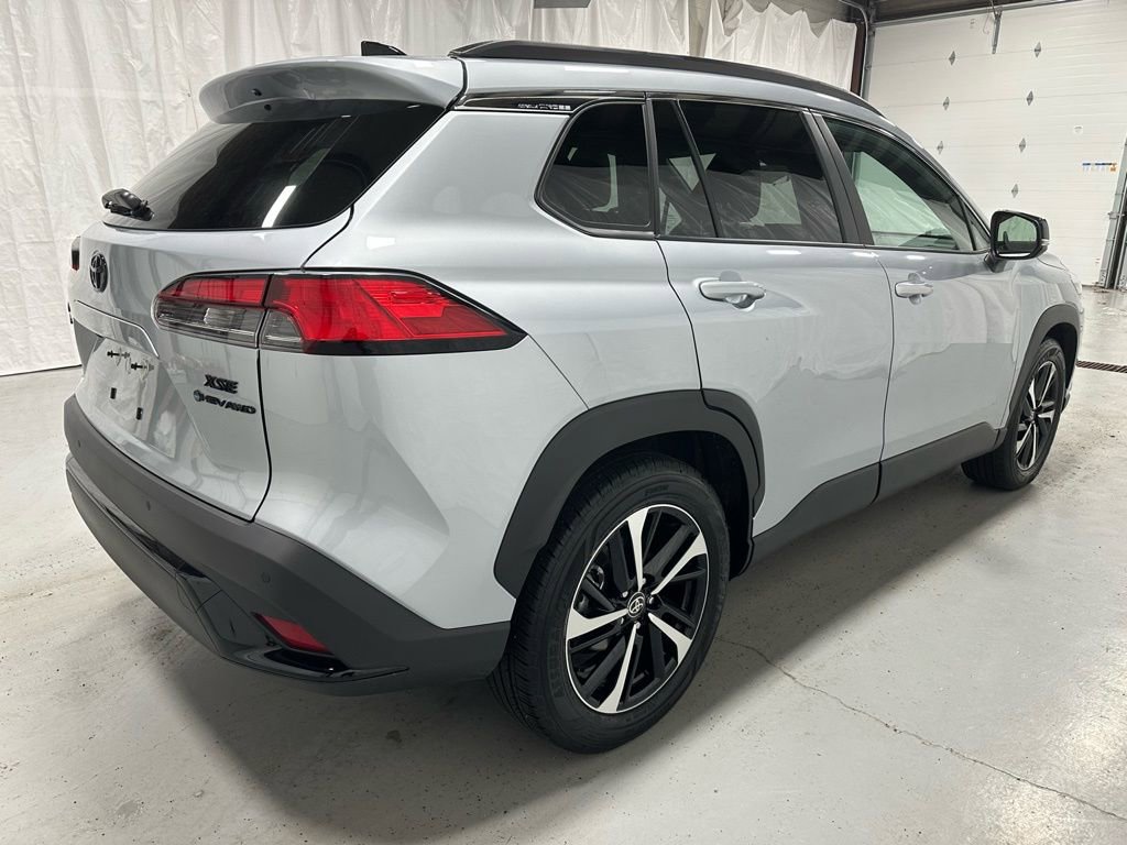 Used 2025 Toyota Corolla Cross XSE w/ Convenience Package image 7