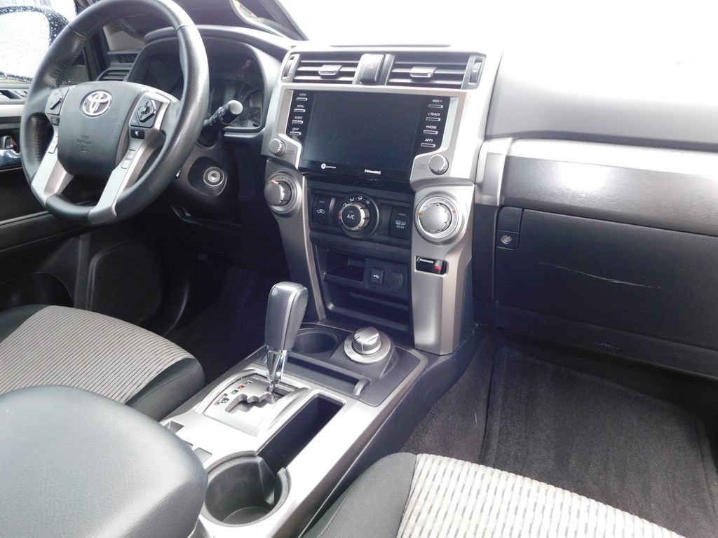 Used 2020 Toyota 4Runner SR5 AWD/4WD image 15