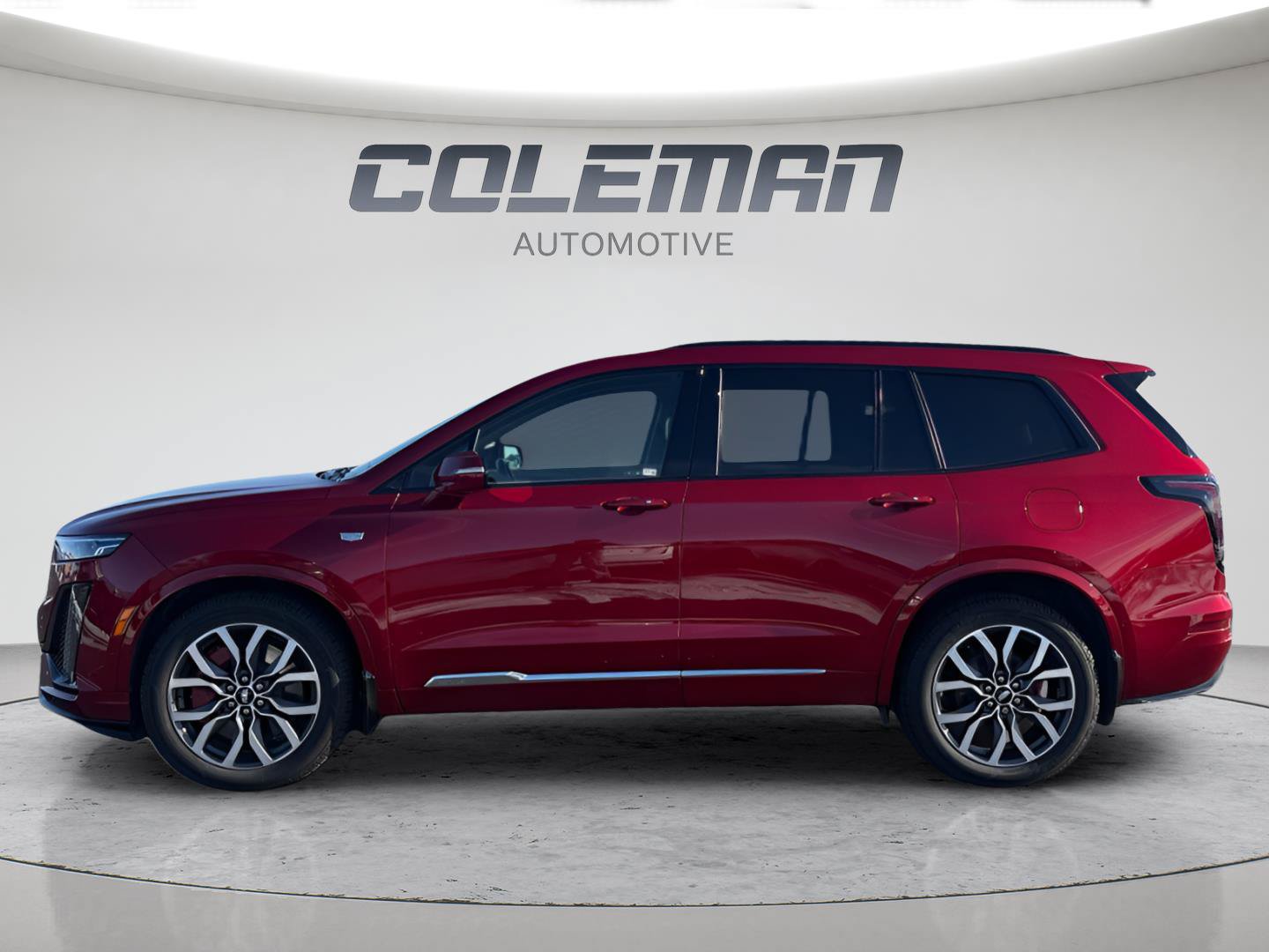 Used 2022 Cadillac XT6 Sport w/ Platinum Package AWD/4WD image 2