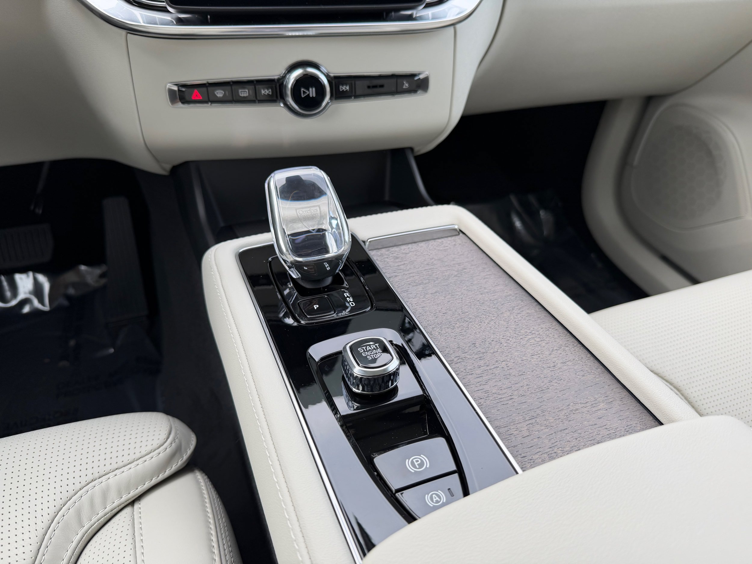 New 2026 Volvo XC90 B6 Ultra w/ Protection Package AWD/4WD image 13