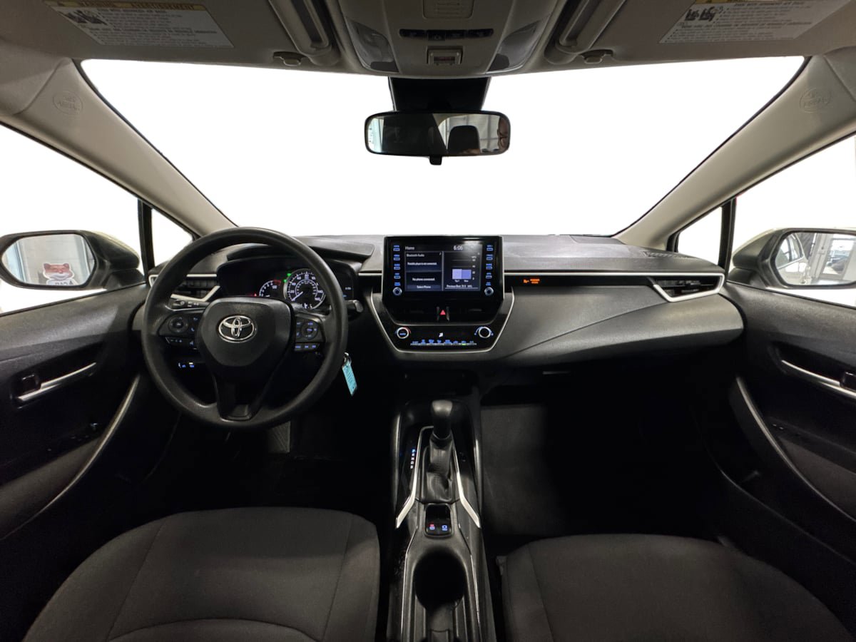 Used 2020 Toyota Corolla LE image 16