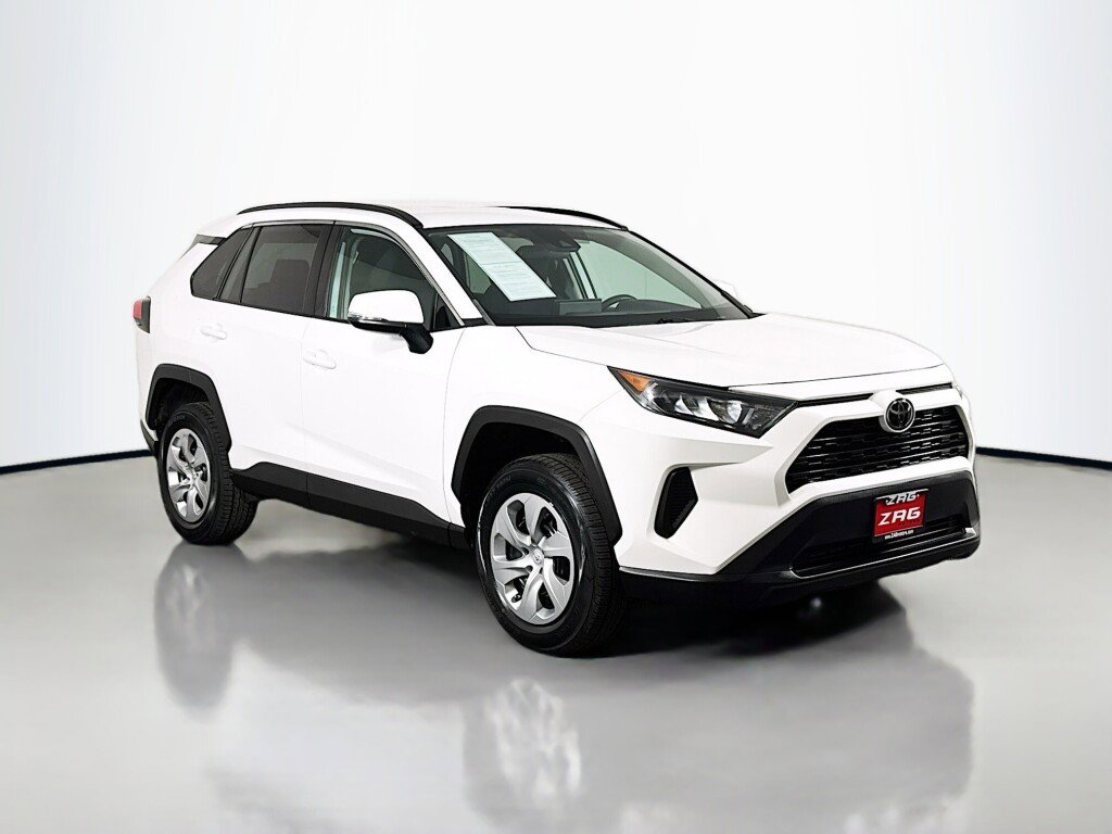 Used 2021 Toyota RAV4 LE image 7