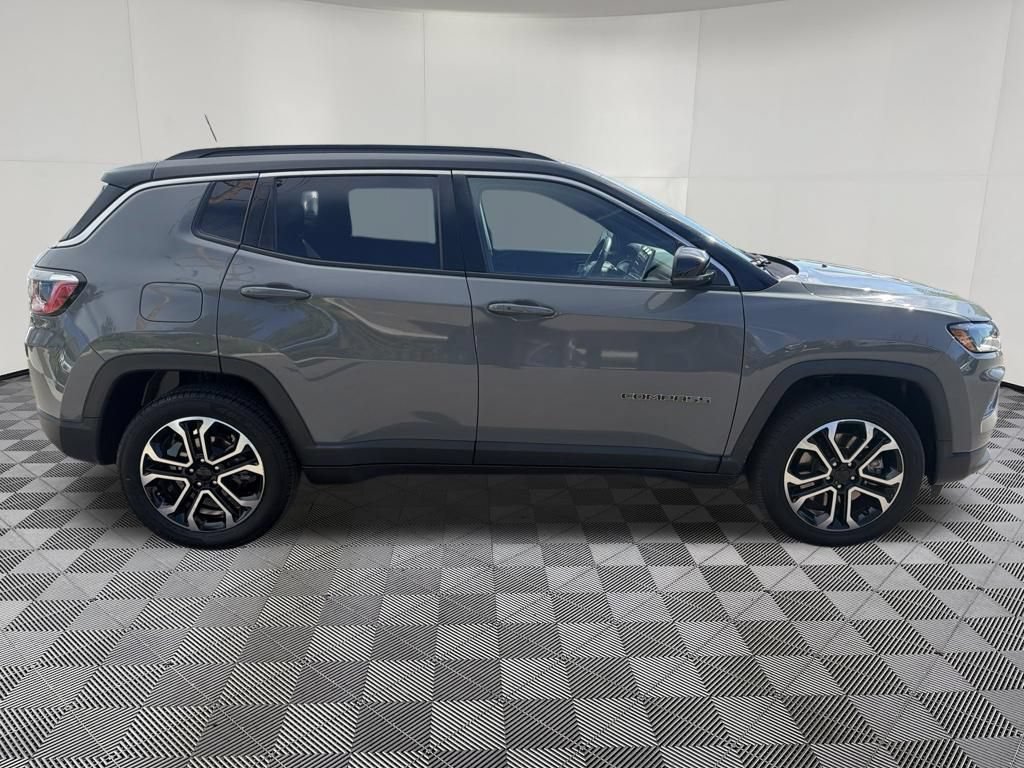 Used 2024 Jeep Compass Limited AWD/4WD image 10