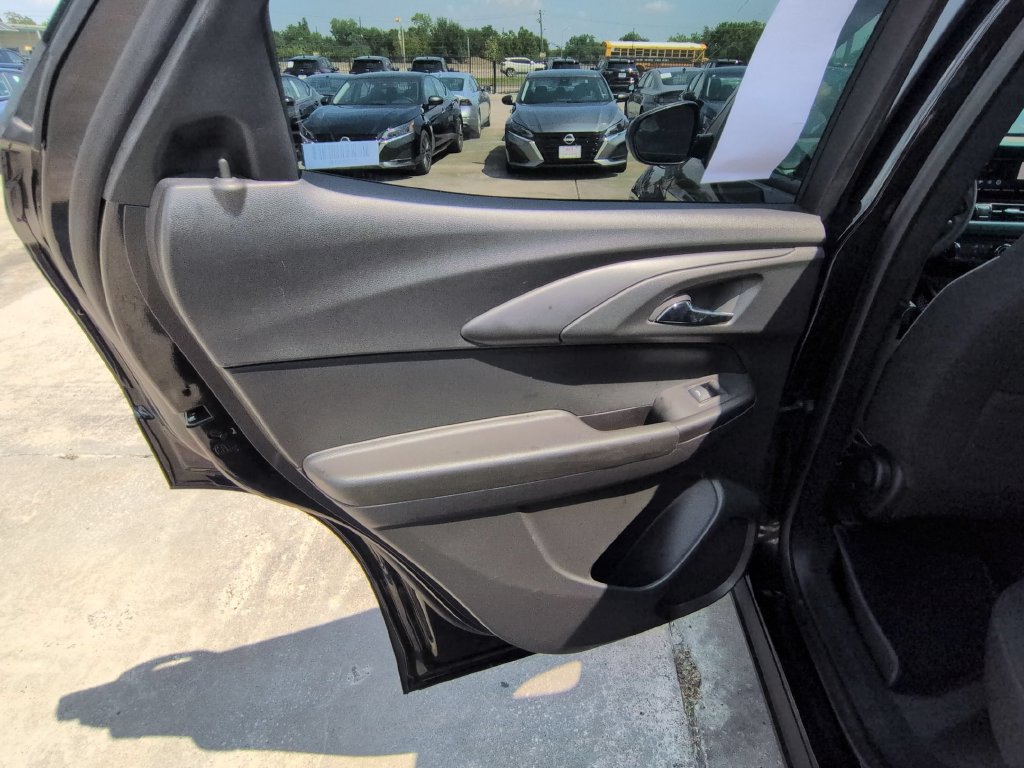 Used 2025 Chevrolet TrailBlazer LT AWD/4WD image 26