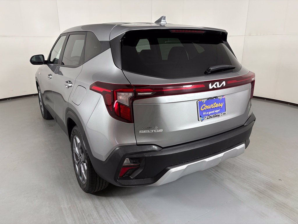 Used 2026 Kia Seltos LX AWD/4WD image 6