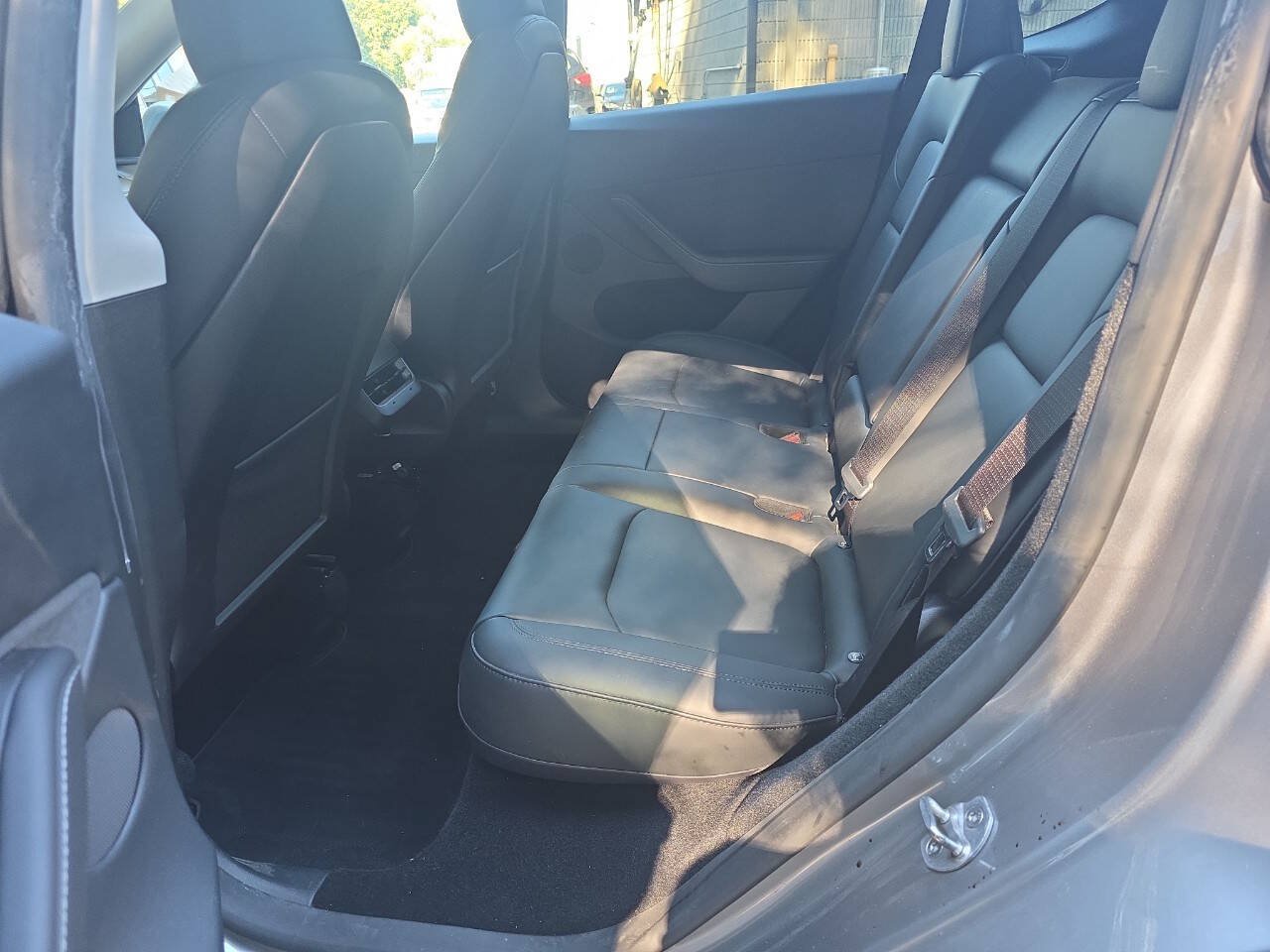 Used 2024 Tesla Model Y Long Range AWD/4WD image 11