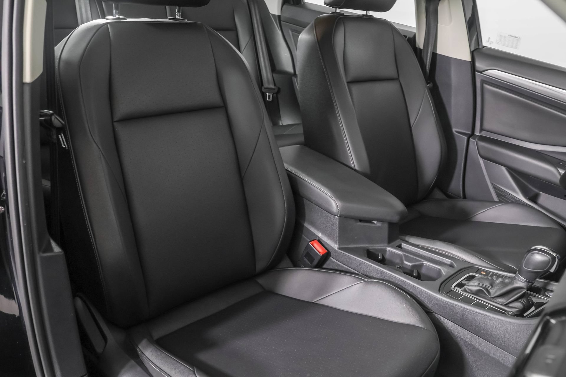 Used 2019 Volkswagen Jetta SEL w/ Cold Weather Package FWD image 46