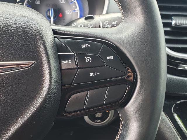 Used 2018 Chrysler Pacifica Touring-L Plus w/ S Appearance Package image 12