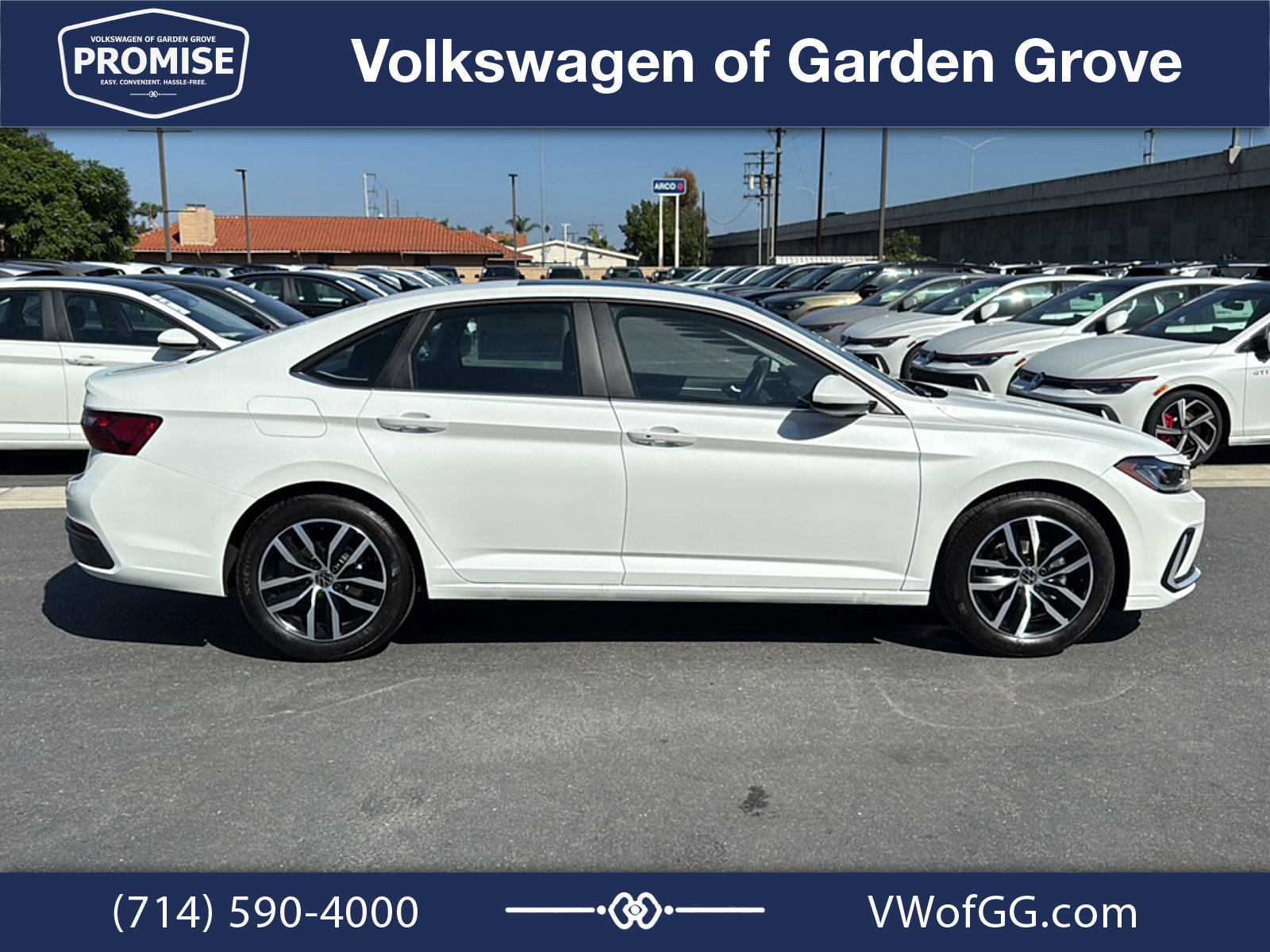 New 2027 Volkswagen Jetta SE FWD image 10