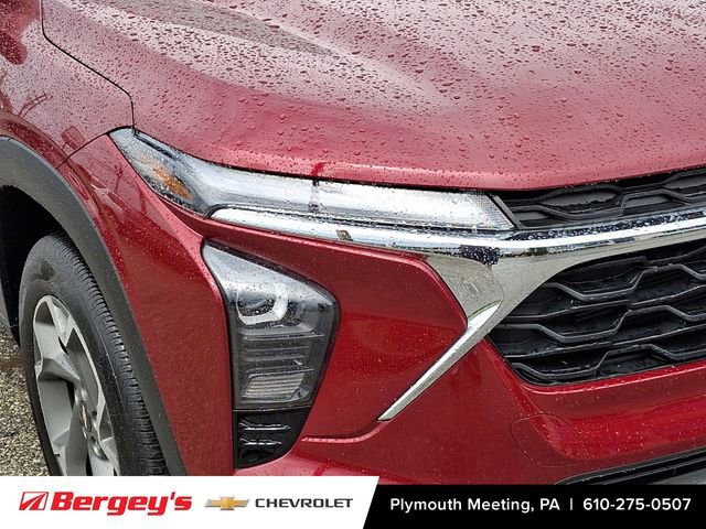 Certified 2024 Chevrolet Trax LT w/ Driver Confidence Package FWD image 10