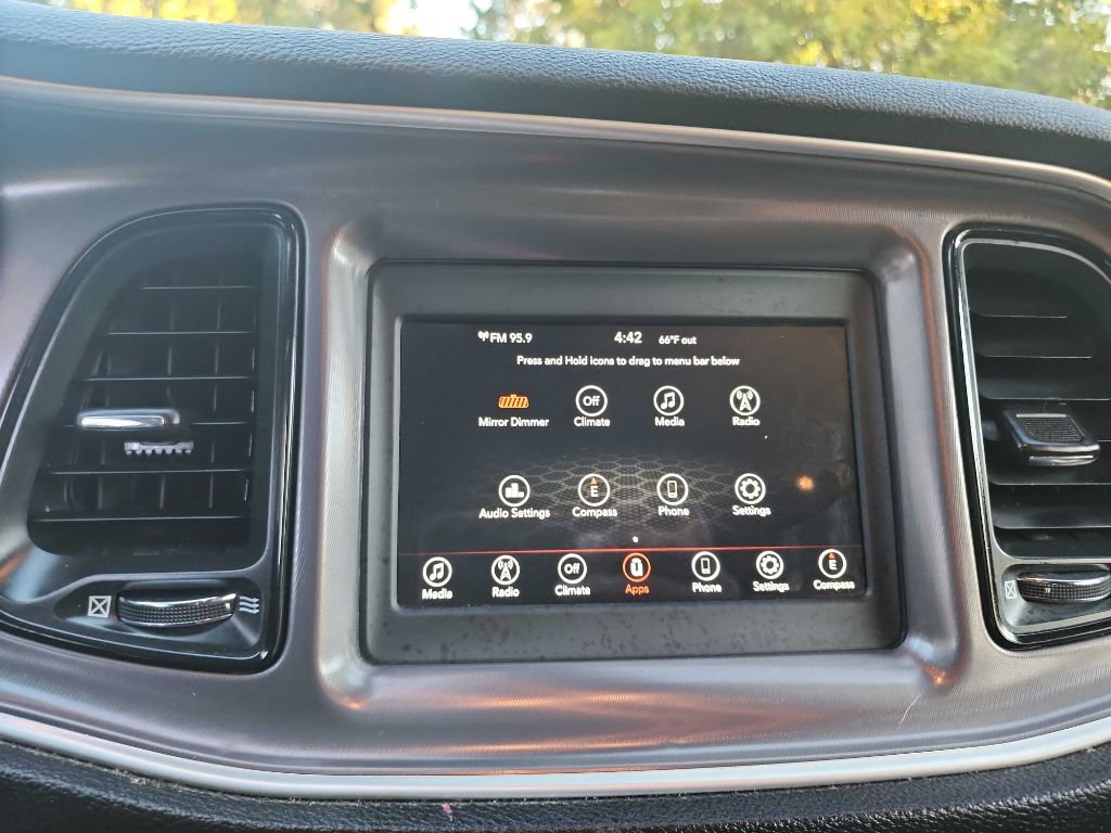 Used 2019 Dodge Challenger SXT image 21