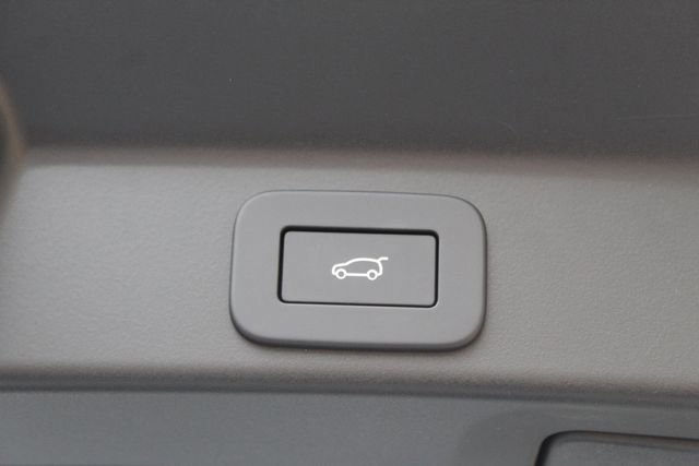 New 2026 Jaguar F-PACE R-Dynamic S image 23