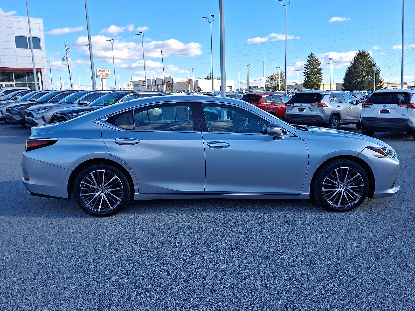 Used 2022 Lexus ES 350 w/ Premium Package image 8
