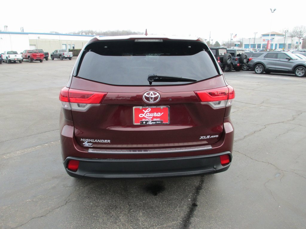 Used 2018 Toyota Highlander XLE image 5