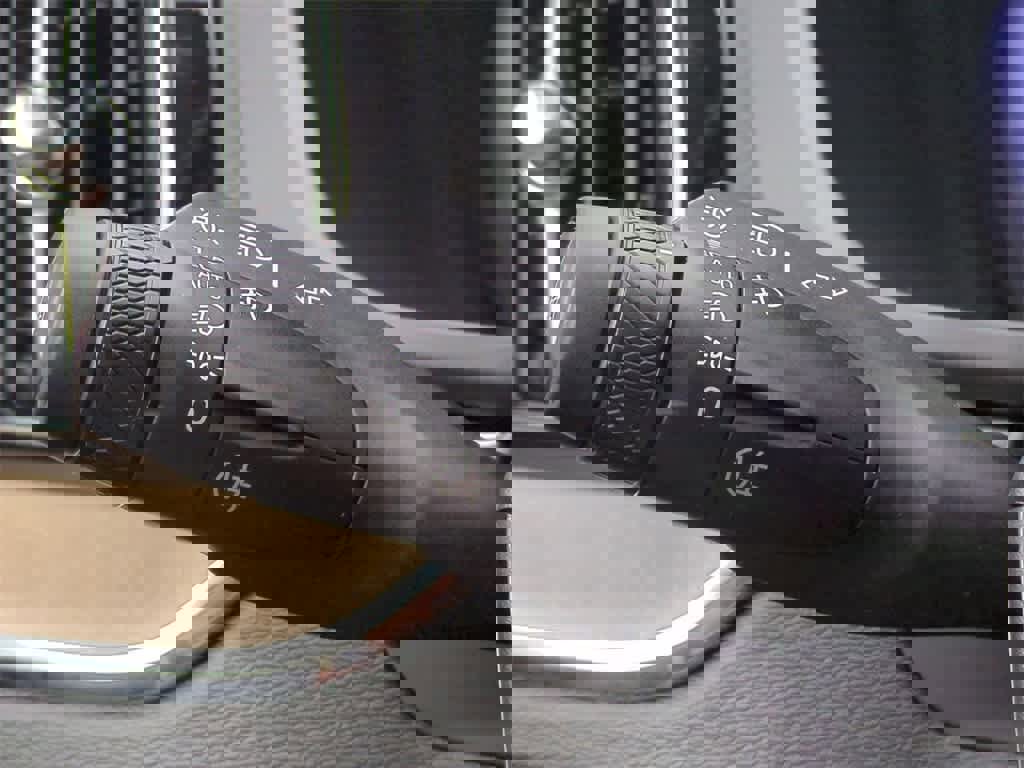 Used 2026 Volvo XC60 B5 Plus w/ Protection Package Premier image 27