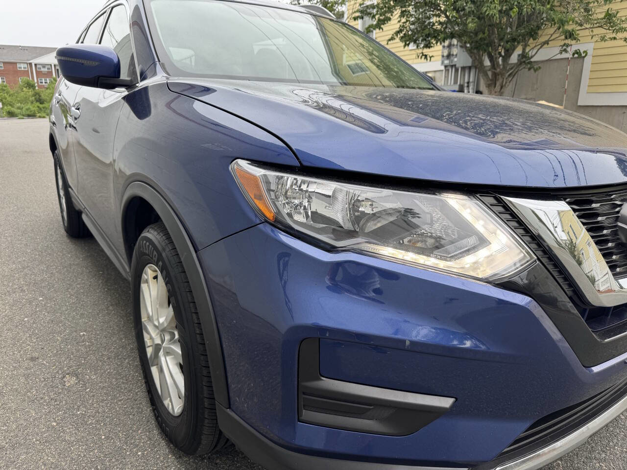 Used 2017 Nissan Rogue SV image 10