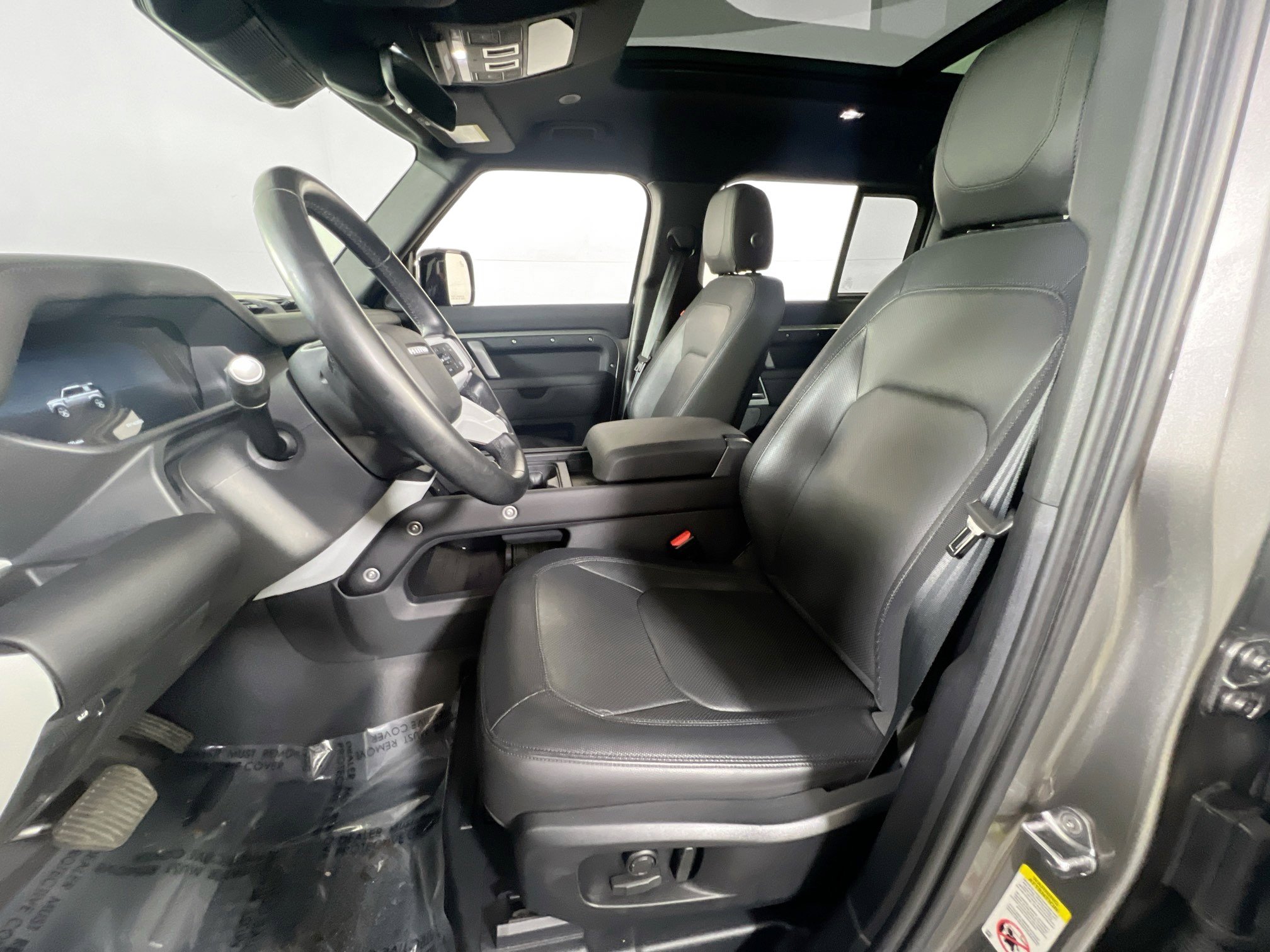 Used 2024 Land Rover Defender 110 X-Dynamic SE image 22