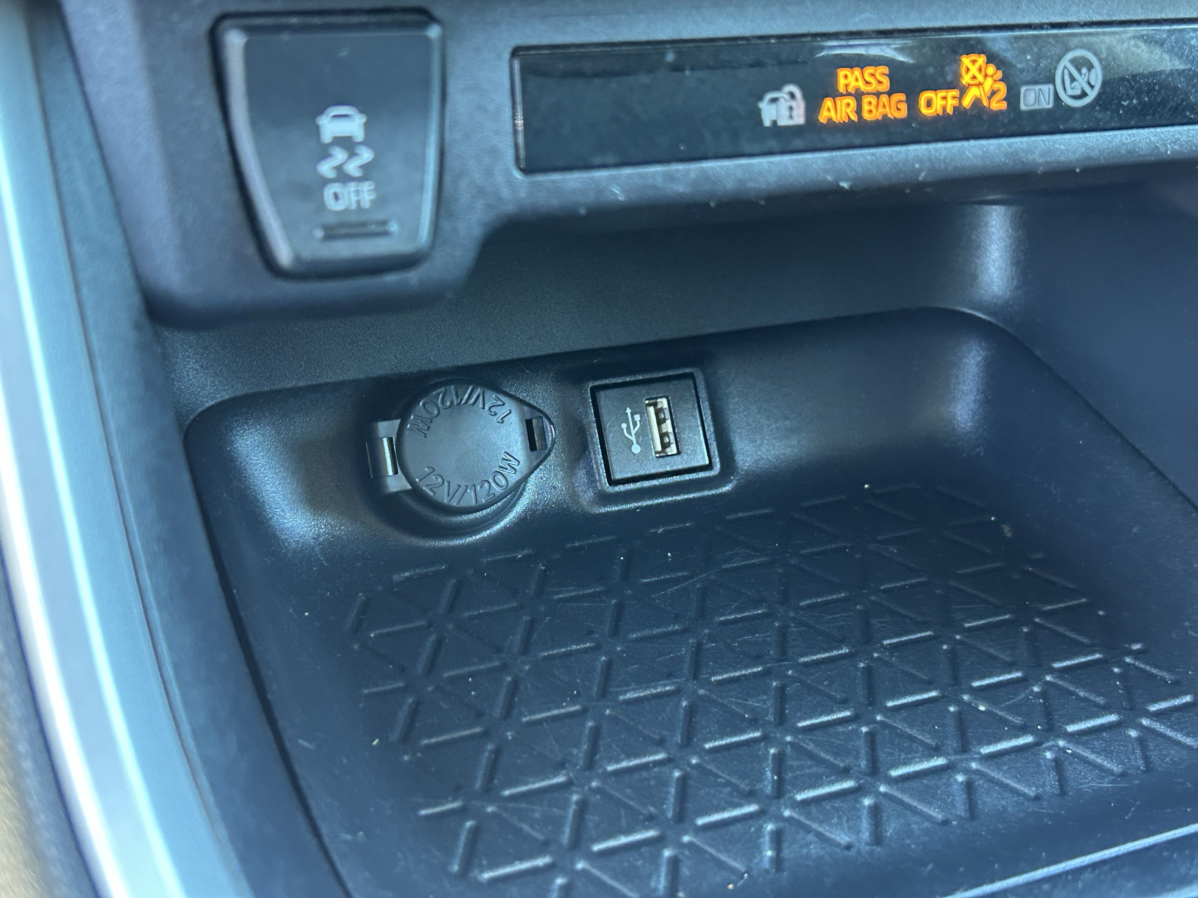 Certified 2024 Toyota RAV4 XLE FWD image 22