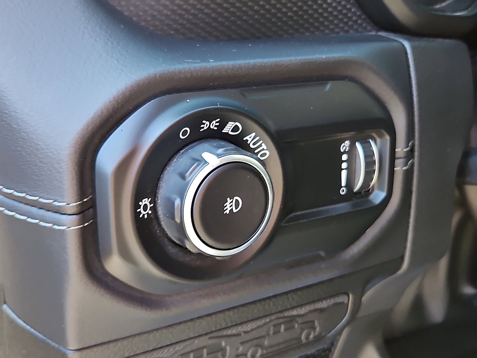 Used 2025 Jeep Wrangler Unlimited Rubicon AWD/4WD image 25