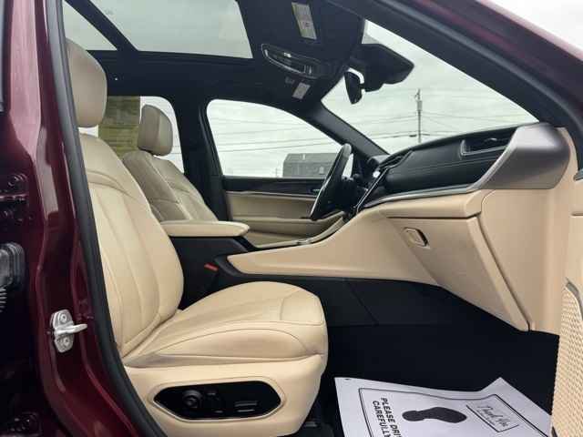 Used 2024 Jeep Grand Cherokee Limited 4xe image 8