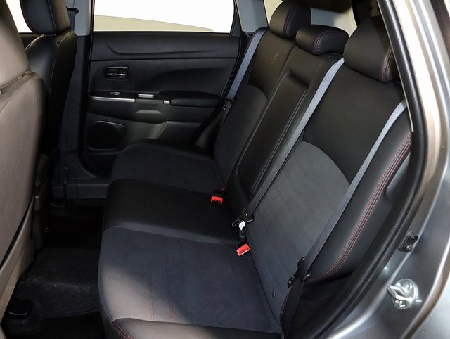 Used 2025 Mitsubishi Outlander Sport SE image 13