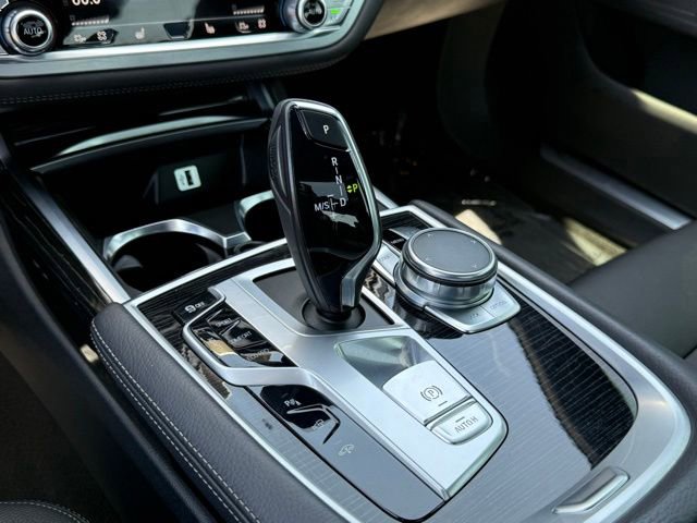 Used 2017 BMW 740i RWD image 27