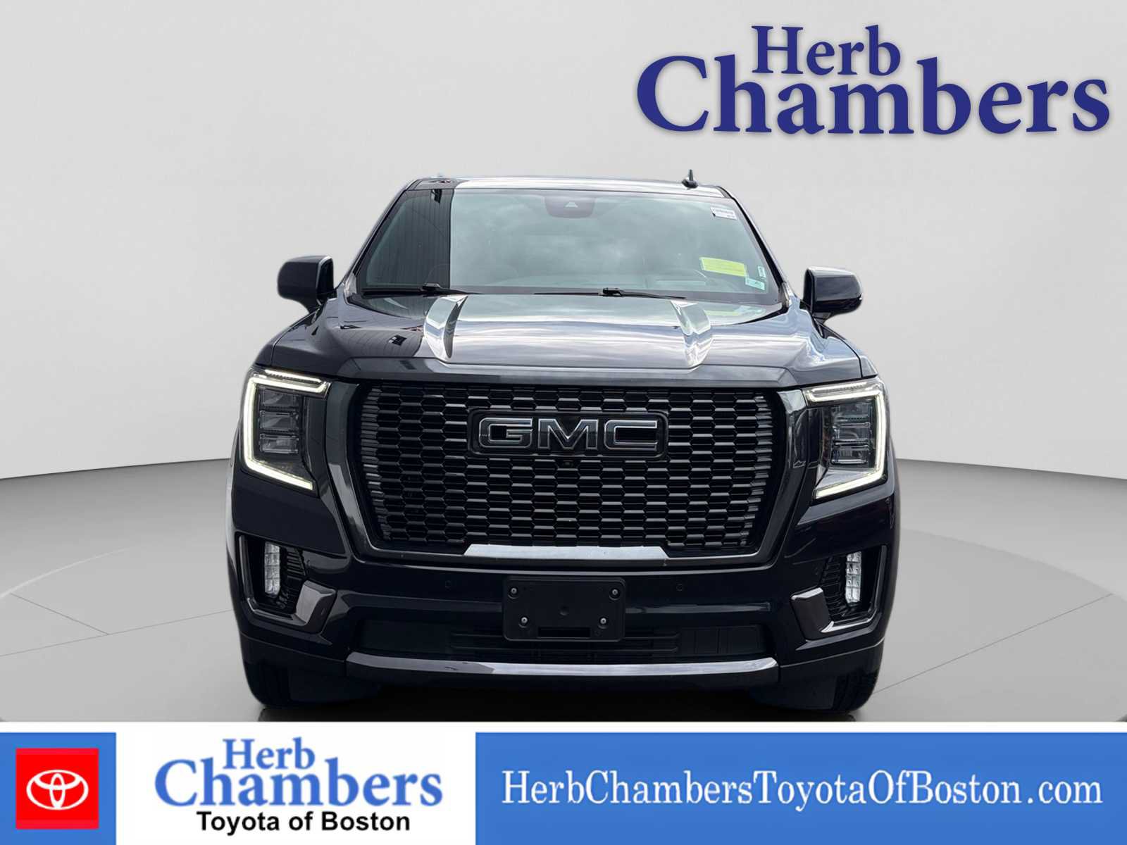 Used 2024 GMC Yukon Denali Ultimate AWD/4WD image 2
