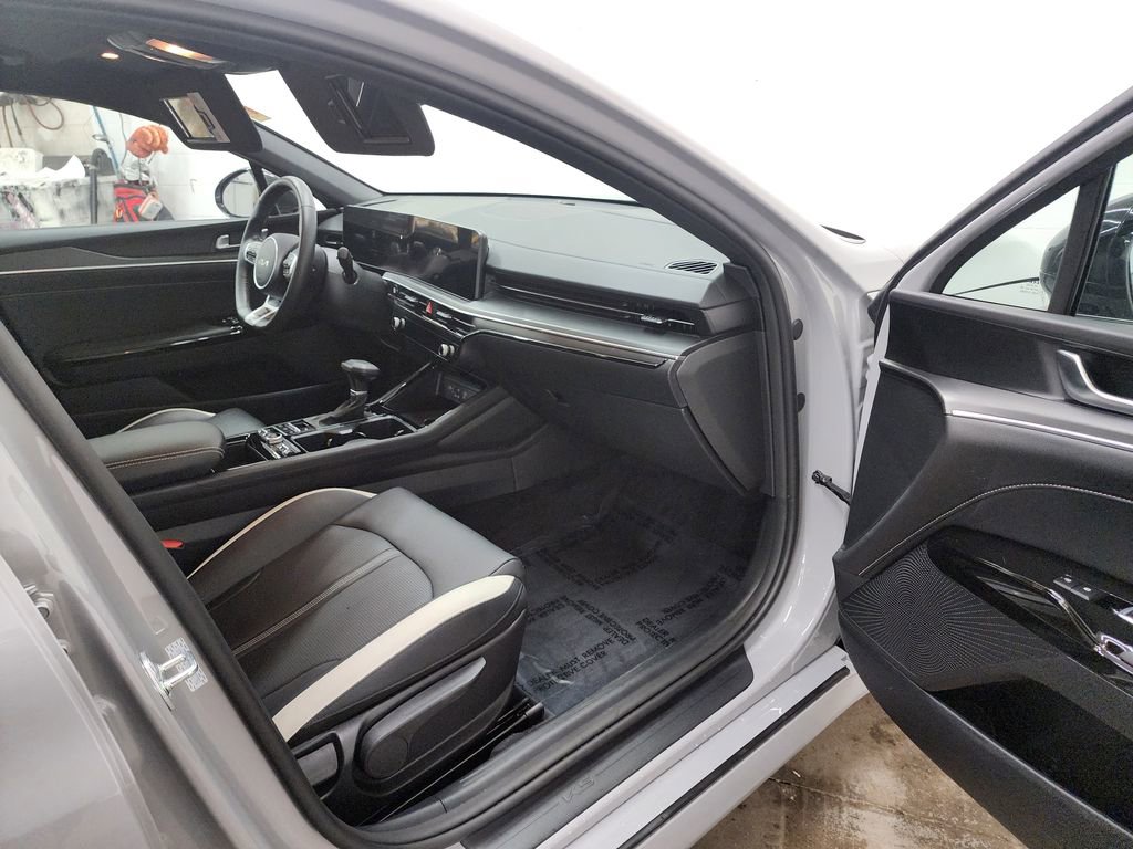 Used 2025 Kia K5 GT-Line AWD/4WD image 32