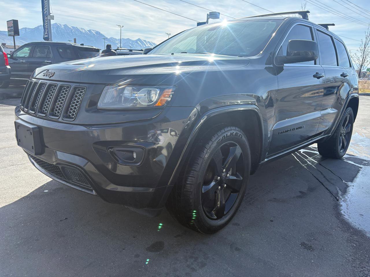 Used 2015 Jeep Grand Cherokee Altitude image 2
