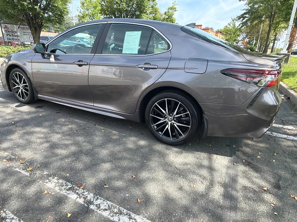 Used 2024 Toyota Camry SE FWD image 9