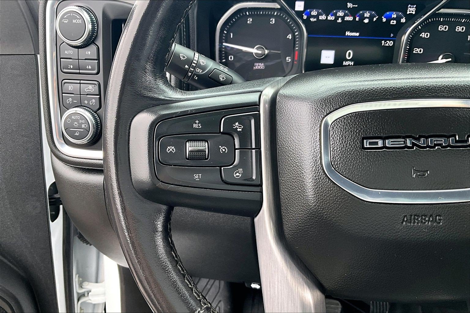 Used 2021 GMC Sierra 3500 Denali w/ Denali Ultimate Package AWD/4WD image 20