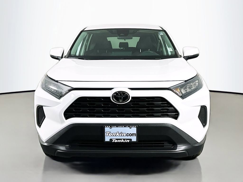 Used 2022 Toyota RAV4 LE AWD/4WD image 3