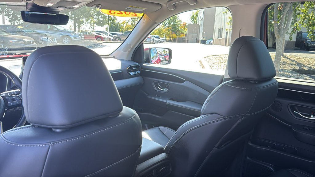 Certified 2025 Honda Pilot EX-L image 30