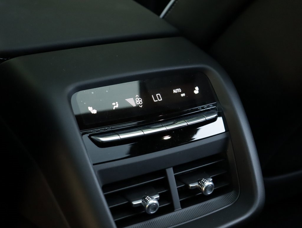 New 2026 Cadillac Lyriq V image 40