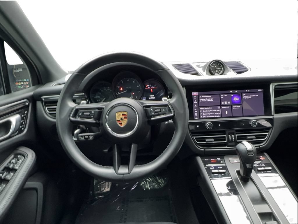 Used 2024 Porsche Macan AWD/4WD image 38