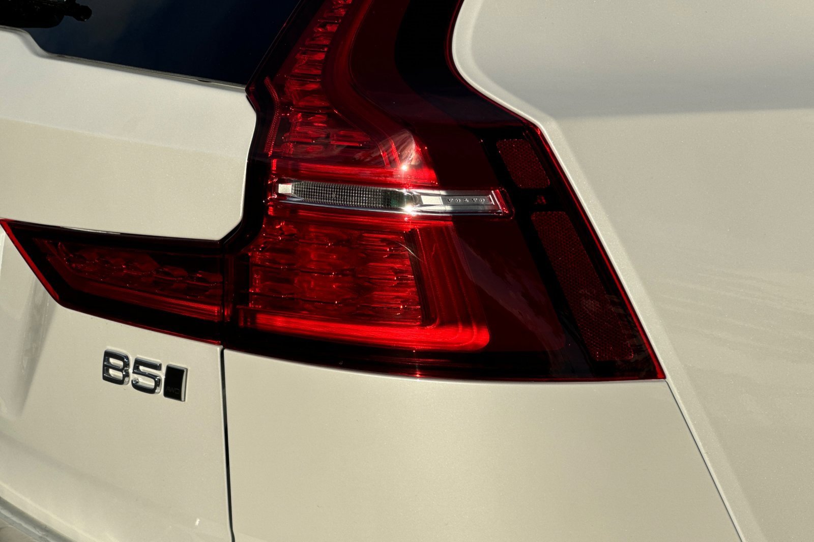 New 2026 Volvo V60 B5 Cross Country Ultra w/ Protection Package Premier image 23