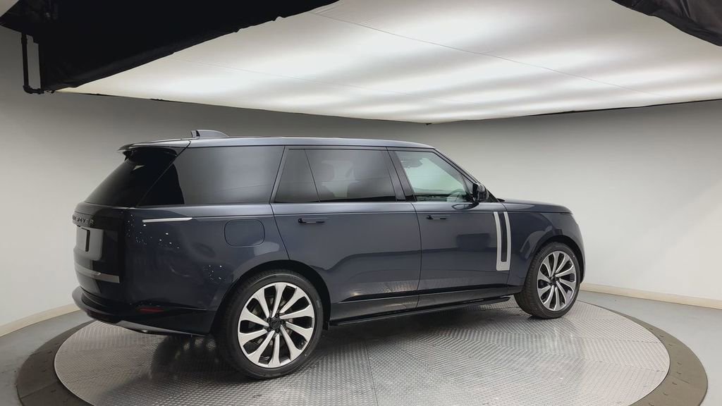 New 2026 Land Rover Range Rover Long Wheelbase Autobiography image 2