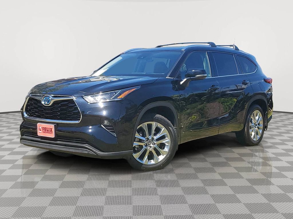 Used 2023 Toyota Highlander Limited w/ Protection Package #3 (TMS) image 2