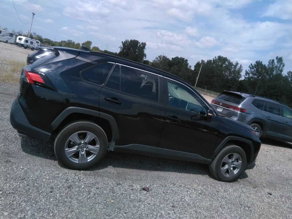 Used 2024 Toyota RAV4 XLE AWD/4WD image 8